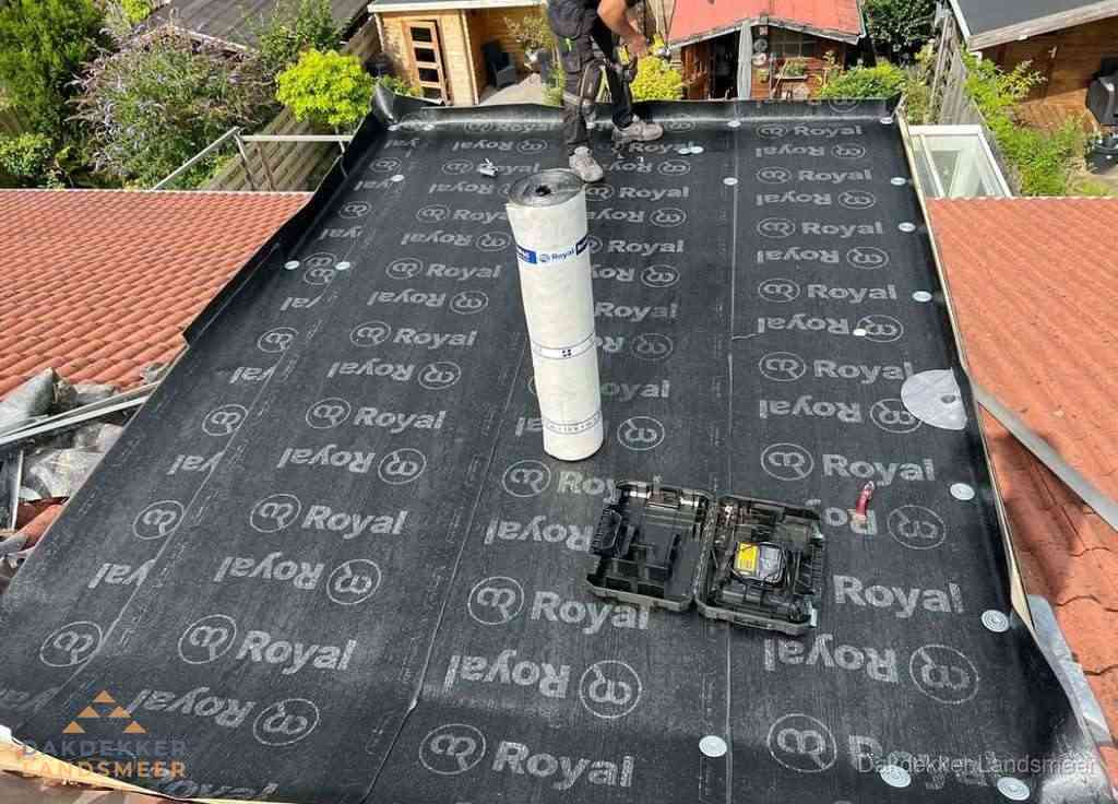 Dakrenovatie met Royal onderdak op plat dak in Landsmeer