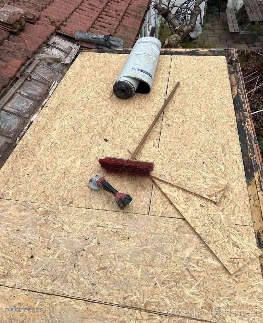 Dakrenovatie afgerond met nieuwe bitumen dakbedekking in Landsmeer